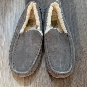 UGG Men's Tan Suede Loafers 🌶️